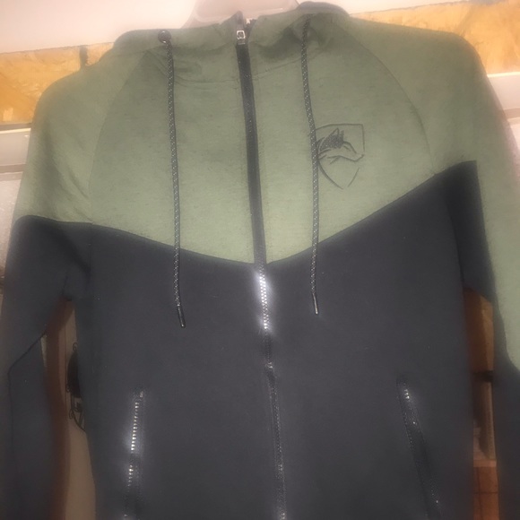 Alphalete Tops - Nice hoodie